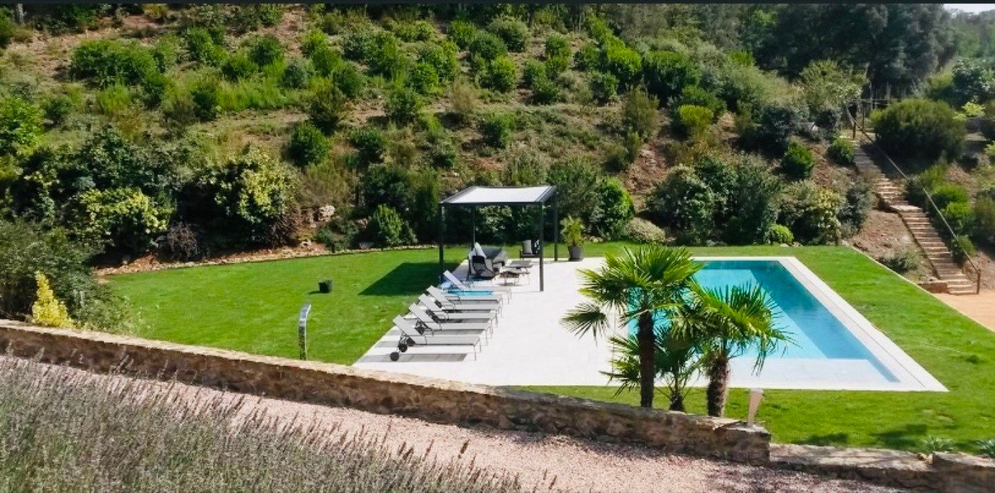 Jardí amb piscina
